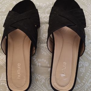 Nurture Ladies sandals New without tags